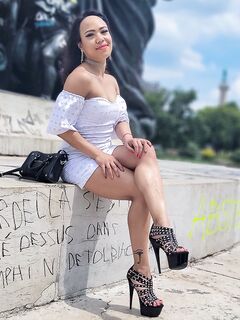 Cristina Starr On MILF Trip - Set 1