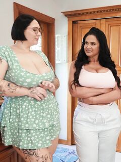 Jadynn Stone And Kailani Kai Get Fucked By Redhead Nerd